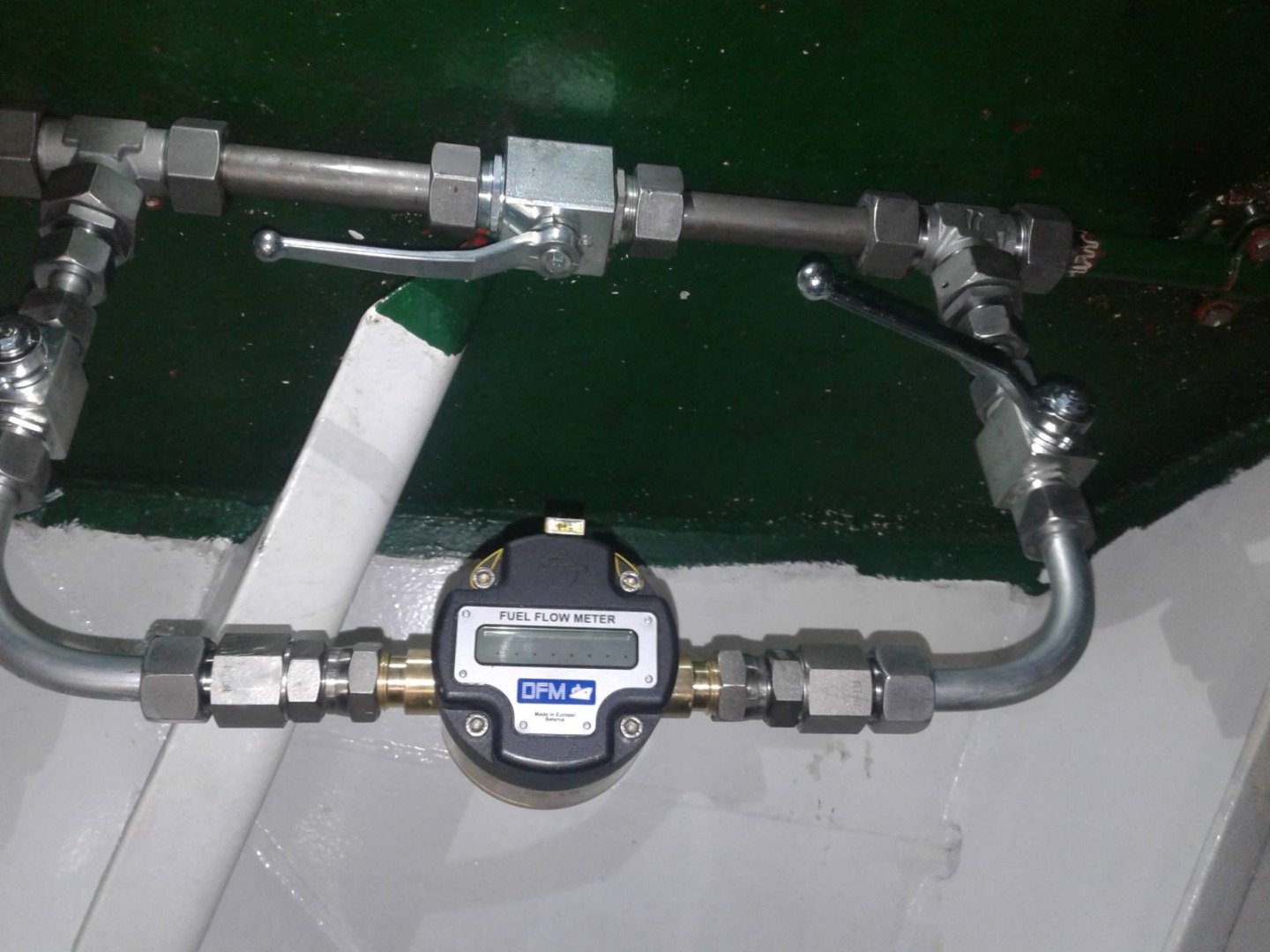 Монтаж расходомера топлива DFM Marine 1000